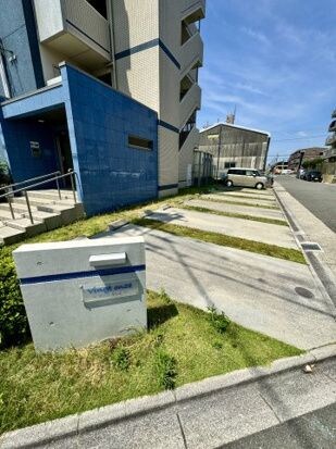 駐車場に車を止められます ヴァンオンズ