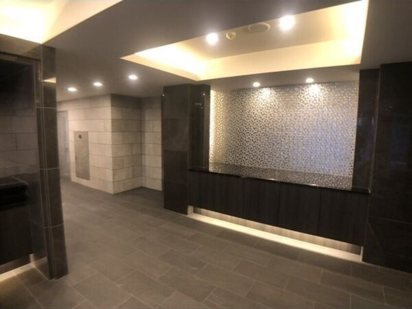 落ち着いたエントランスです エステムコート名古屋サウスネクスト