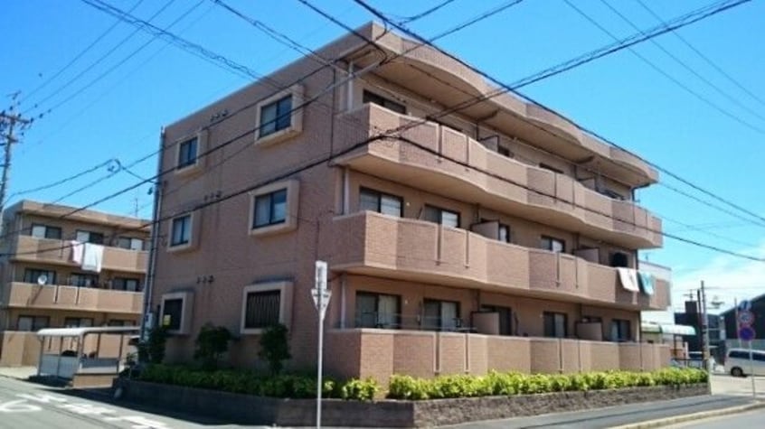 外はこのようになっています ラヴィアンローズＡ