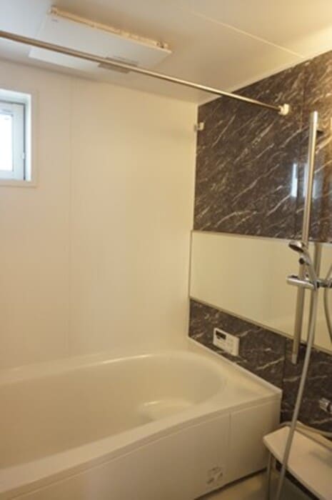 落ち着いた空間のお風呂です Ｌｏｃｏ☆ＭｏｃｏⅣ