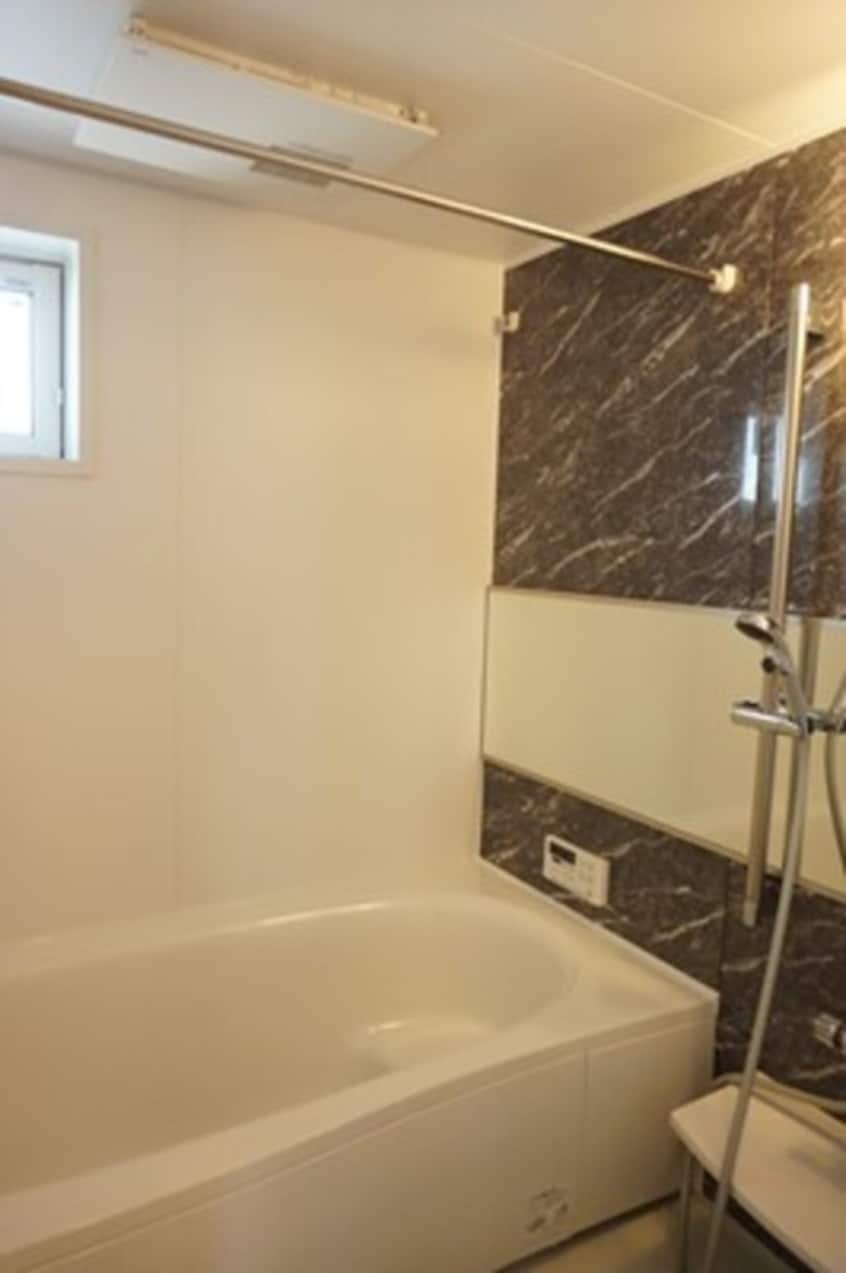 落ち着いた空間のお風呂です Ｌｏｃｏ☆ＭｏｃｏⅣ