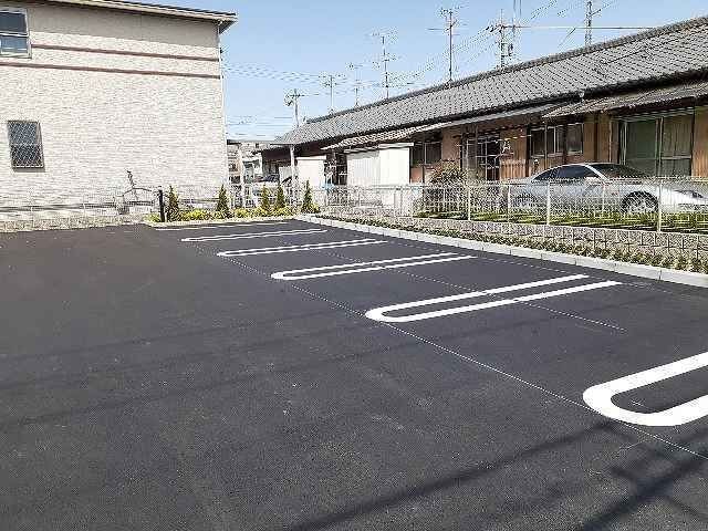駐車場に車を止められます グッディーハウスⅠ