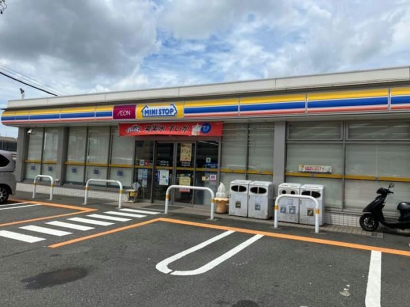 ミニストップ名古屋新川店(コンビニ)まで80m アーク東海通