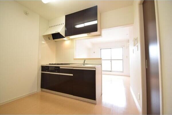 コンパクトなキッチンで掃除もラクラク port　west　雅