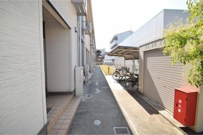 清潔なエントランスです port　west　雅