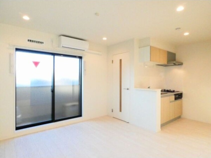 こちらのリビングで趣味の時間をお楽しみください リーガル東海通