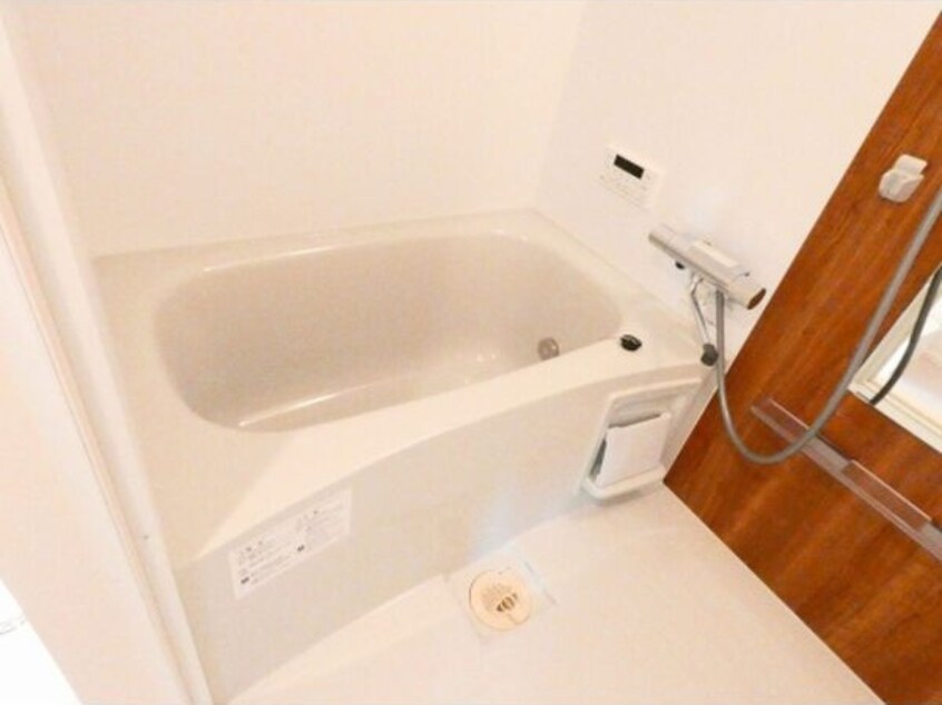 コンパクトで使いやすいお風呂です リーガル東海通