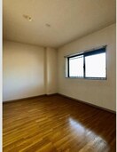 落ち着いて過ごせるお部屋なので、寝室にいかがでしょうか ハイツ・エスポアール