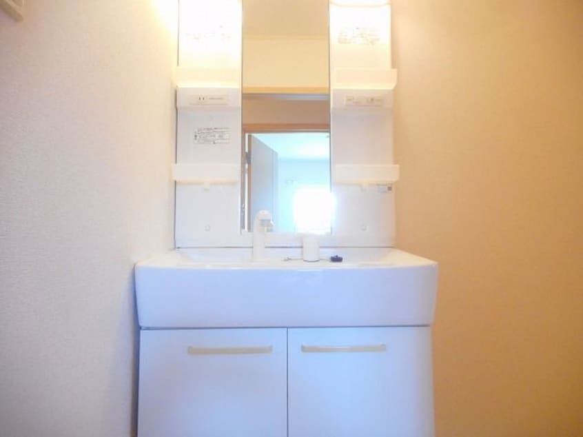 脱衣スペースもあります フィオーレ　Ⅱ　（Ｆｉｏｒｅ）