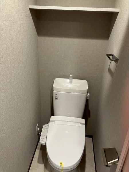 落ち着いた色調のトイレです メイクスアート金山SOUTH