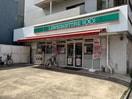 ローソンストア100熱田六番町店(コンビニ)まで421m カーサグラニーレ