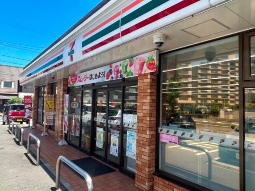 セブンイレブン名古屋稲永団地前店(コンビニ)まで1023m Ｉｒｉｄｅ　Ｓ（イリーデ）