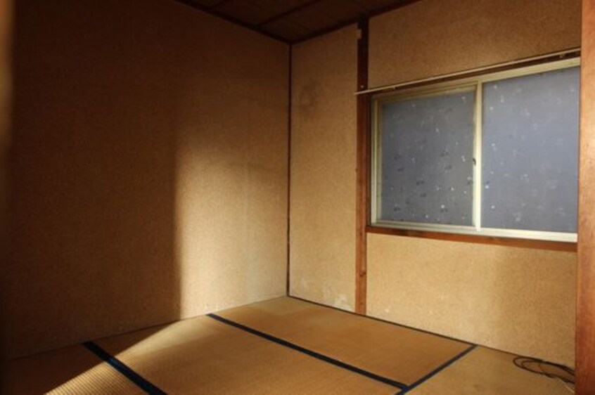 使いやすいリビングです 中郷２－２０３貸家