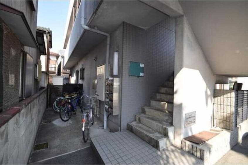 毎日通るエントランスはこのようになっています シルフィールドYM