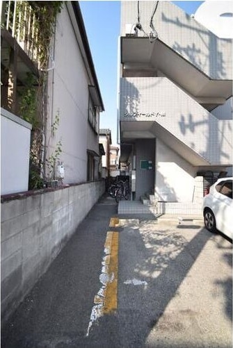 落ち着いたエントランスです シルフィールドYM