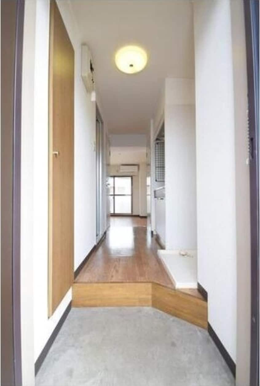 ゆったりとした玄関です シルフィールドYM