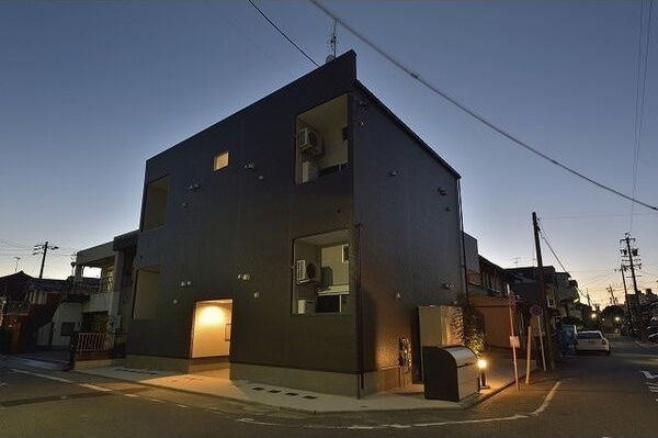 きれいな外観です スワンコート