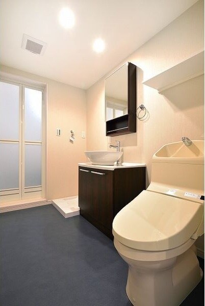 ゆったりとスペースのある洗面所 BREEZE(ブリーズ)