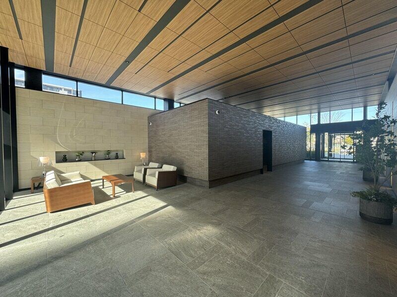 落ち着いたロビーです パークホームズＬａＬａ名古屋みなとアクルスガーデンスクエア