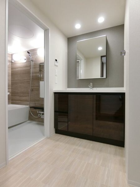 独立洗面台で身支度をすべて済ませてしまいましょう パークホームズＬａＬａ名古屋みなとアクルスガーデンスクエア