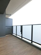 暖かな日差しのふりそそぐバルコニー パークホームズＬａＬａ名古屋みなとアクルスガーデンスクエア