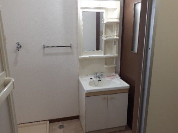 明るい洗面所です クインズコート