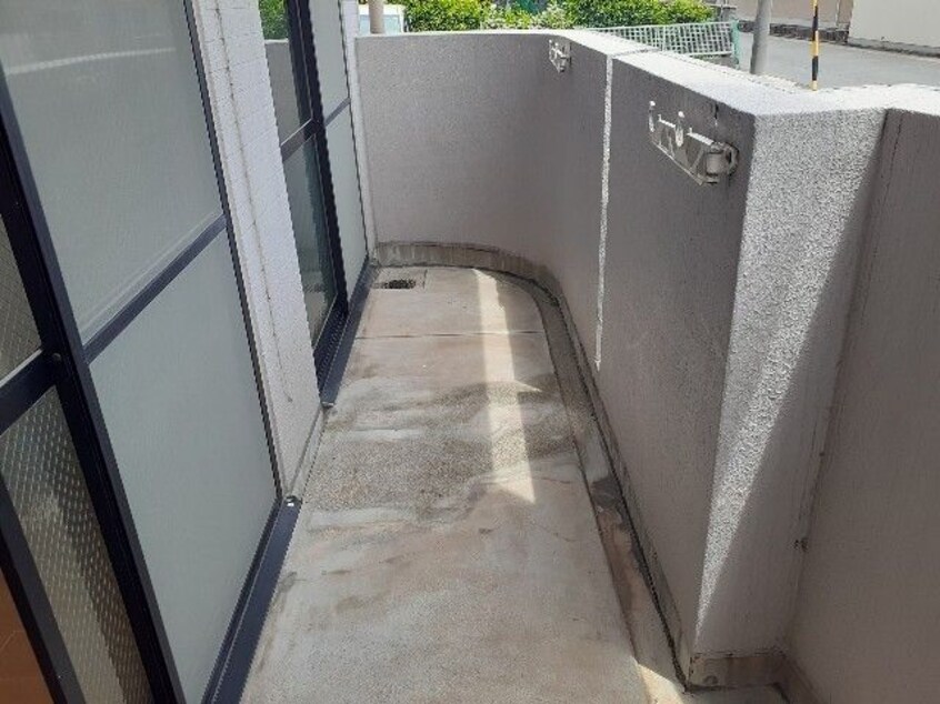 陽当たり良好なバルコニーです クインズコート