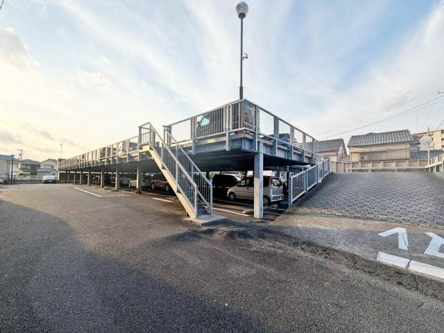 駐車場完備です パームスプリングス