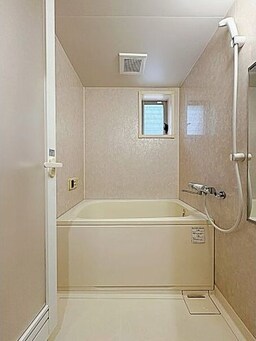 ゆったり過ごせるお風呂です