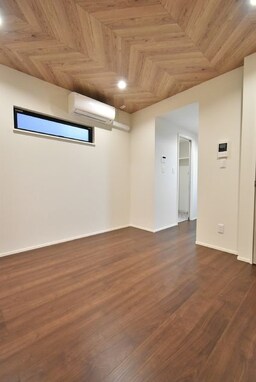 こちらのリビングで趣味の時間をお楽しみください