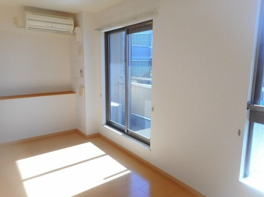 ゆったり過ごせるリビングです カーサ・プリーマ　Ⅱ