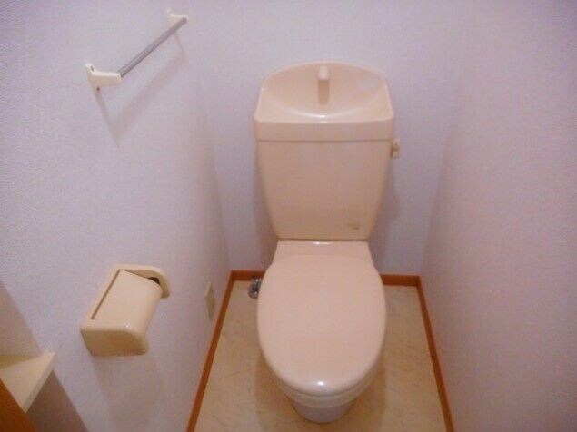 コンパクトで使いやすいトイレです パークサイド寛政