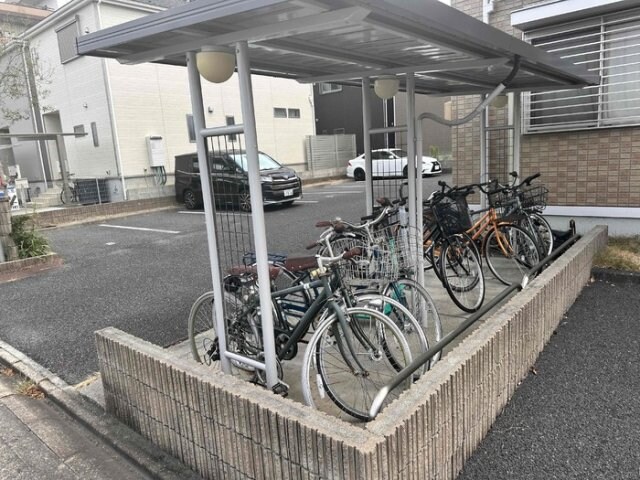 駐輪場です アウスレーゼ