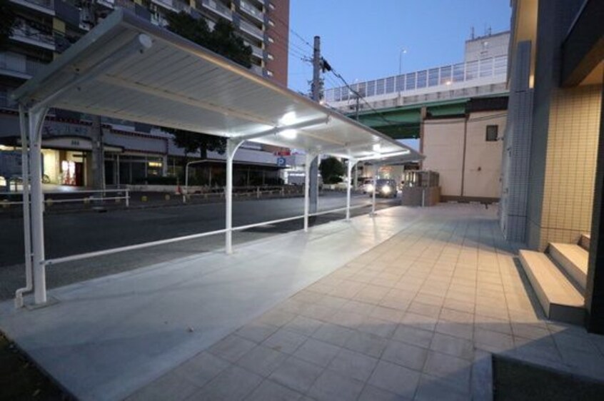 駐輪場です ビアンコネロ