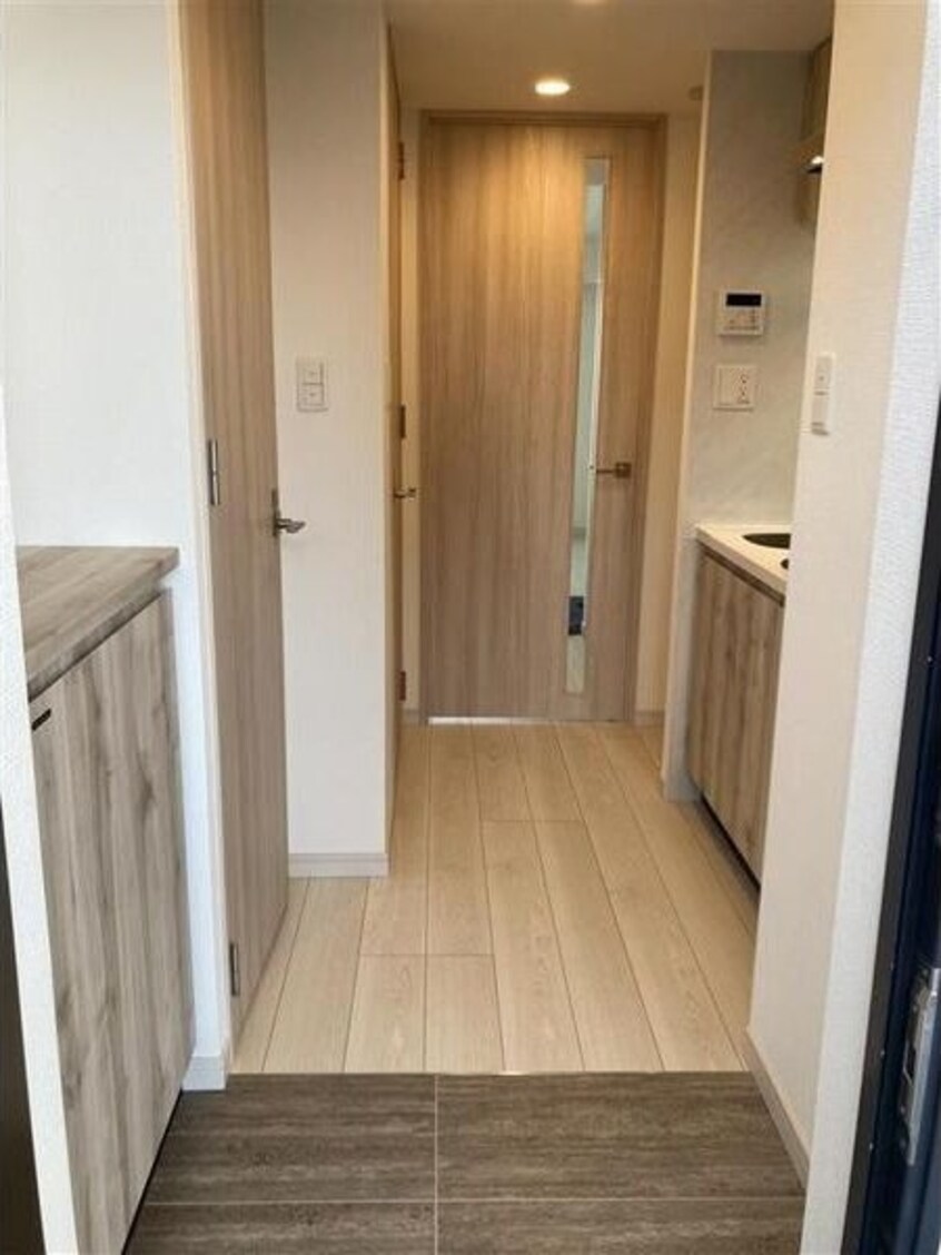 収納もある玄関です S-RESIDENCE金山altano(アルターノ)