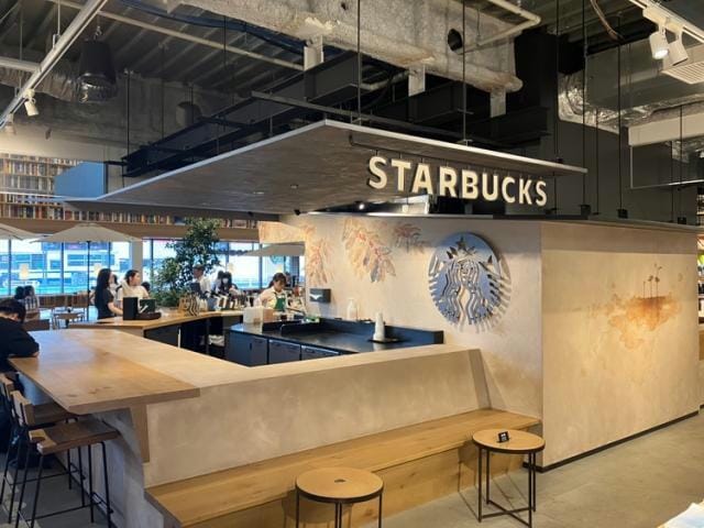 スターバックスコーヒー名古屋みなと蔦屋書店 1249m リブリ・ポーラスターナイン