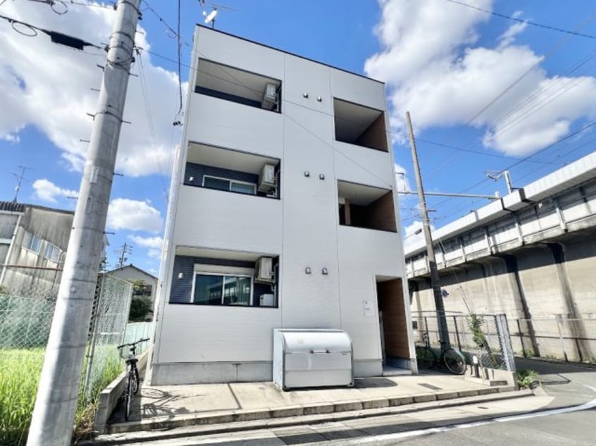 建物外観を気になさる方へ、見た目の良い物件です Luana(ルアナ)