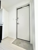 明るい玄関です Luana(ルアナ)