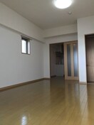 居間です グランダ　リュール