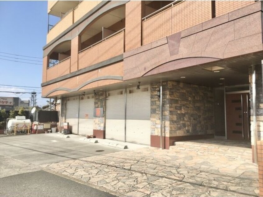 清潔なエントランスです グランダ　リュール