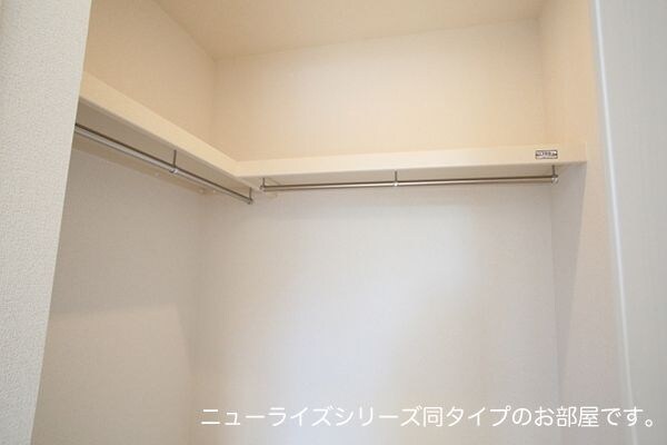 たっぷりとした収納スペースです ヒカルサ名古屋港区大西Ⅱ