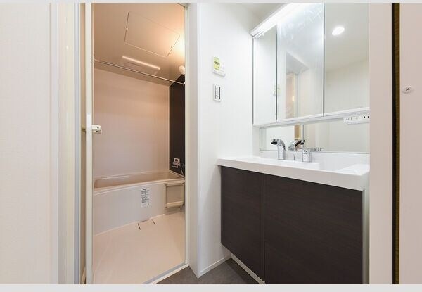 朝の支度にも助かる、独立の洗髪洗面化粧台 Jack rokubanⅠ