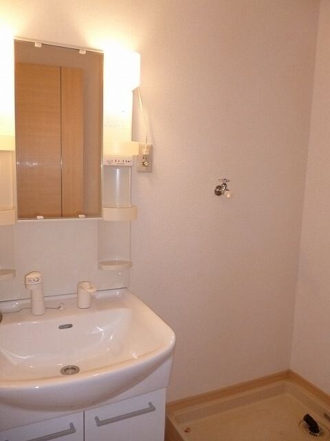 広い洗面スペース リバーサイド８００