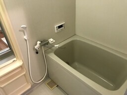 コンパクトで使いやすいお風呂です