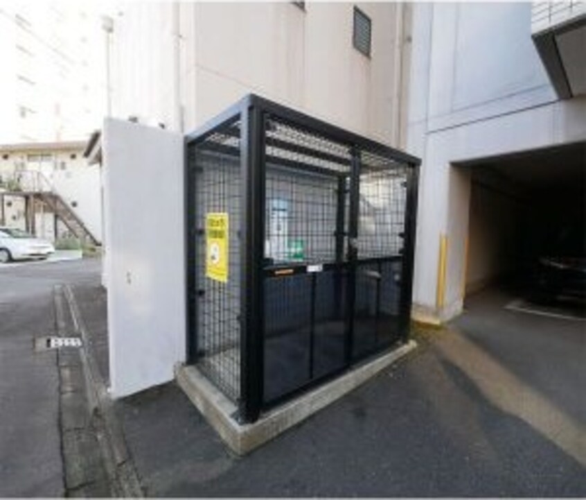 専用ゴミ置き場 セゾンマツバ