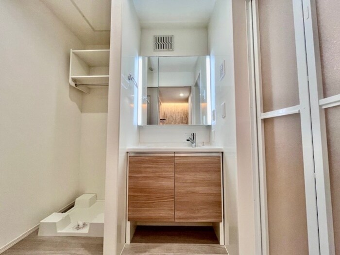 広い洗面スペース マリポーサ高畑A