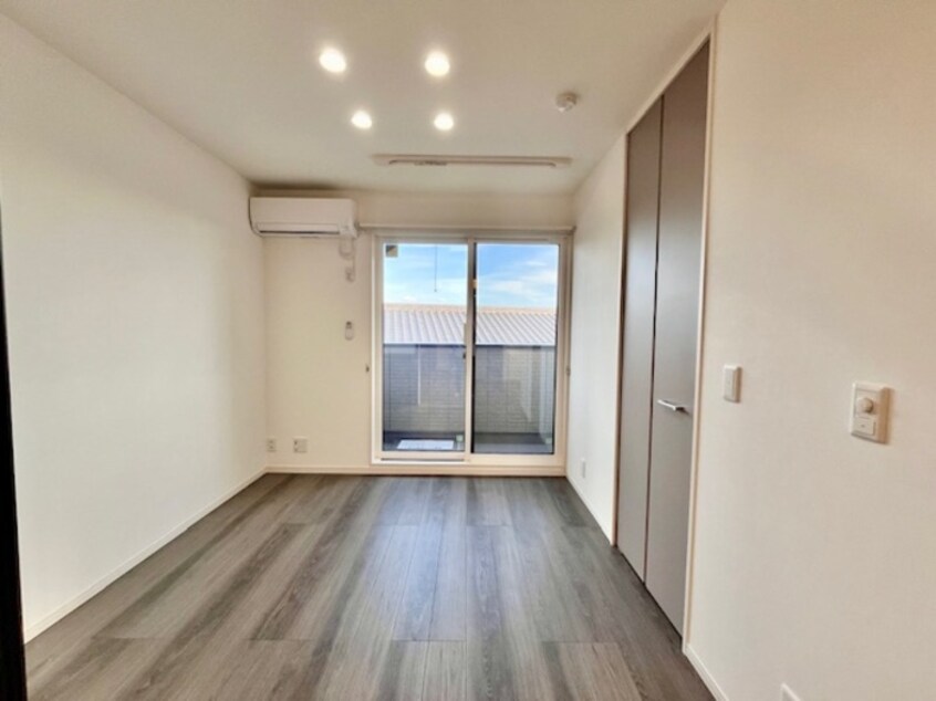 落ち着いて過ごせるお部屋なので、寝室にいかがでしょうか マリポーサ高畑A