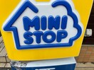 ミニストップ名古屋ガーデンふ頭店(コンビニ)まで174m サニープレイス名古屋港