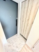 収納もある玄関です S-RESIDENCE山王