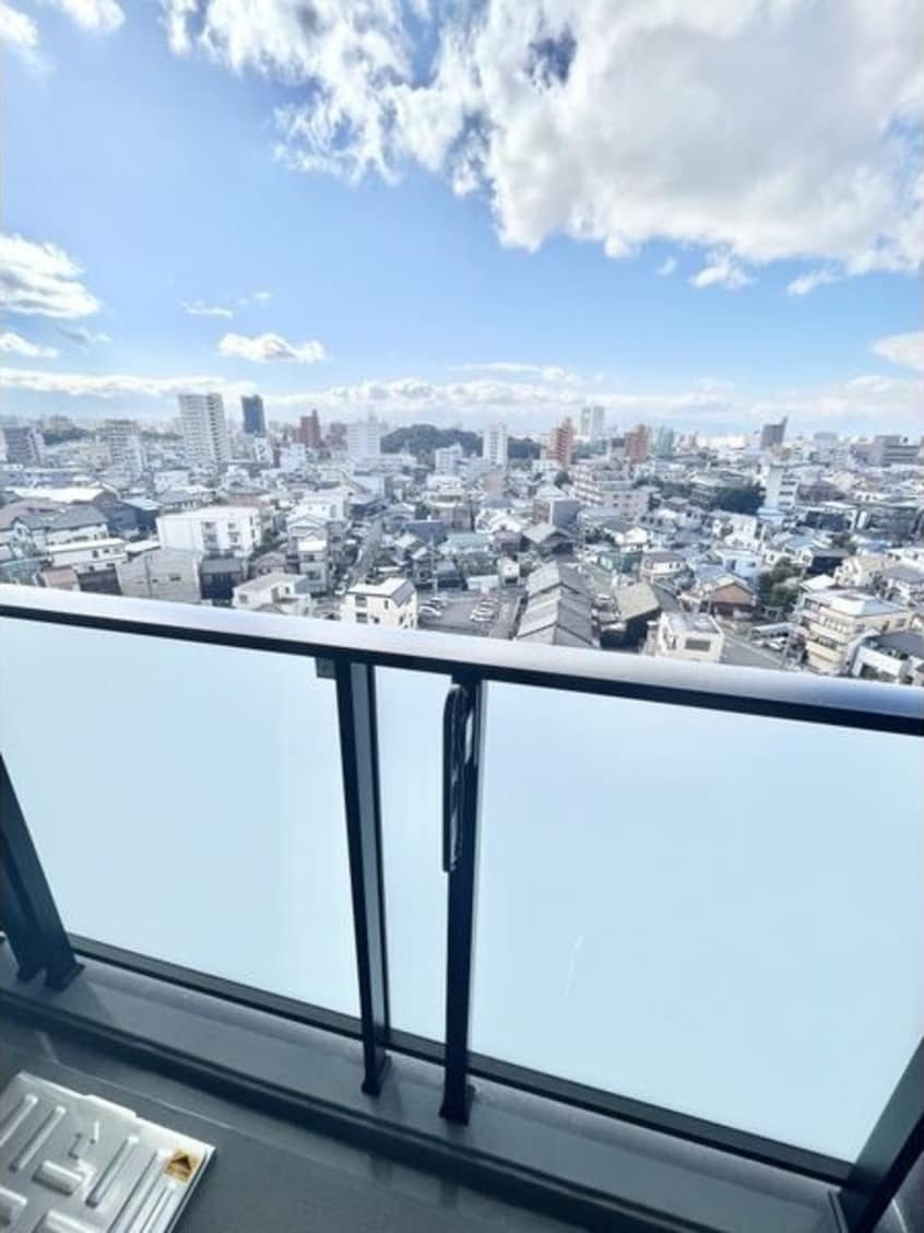 外からの目が気にならないバルコニーで洗濯物が干せます S-RESIDENCE熱田Ⅱ
